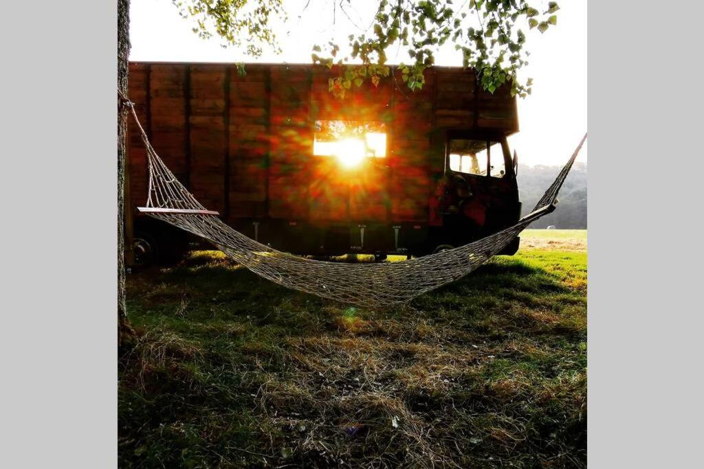 Glamp In Style In An Unique Horsebox Home Battle Eksteriør billede